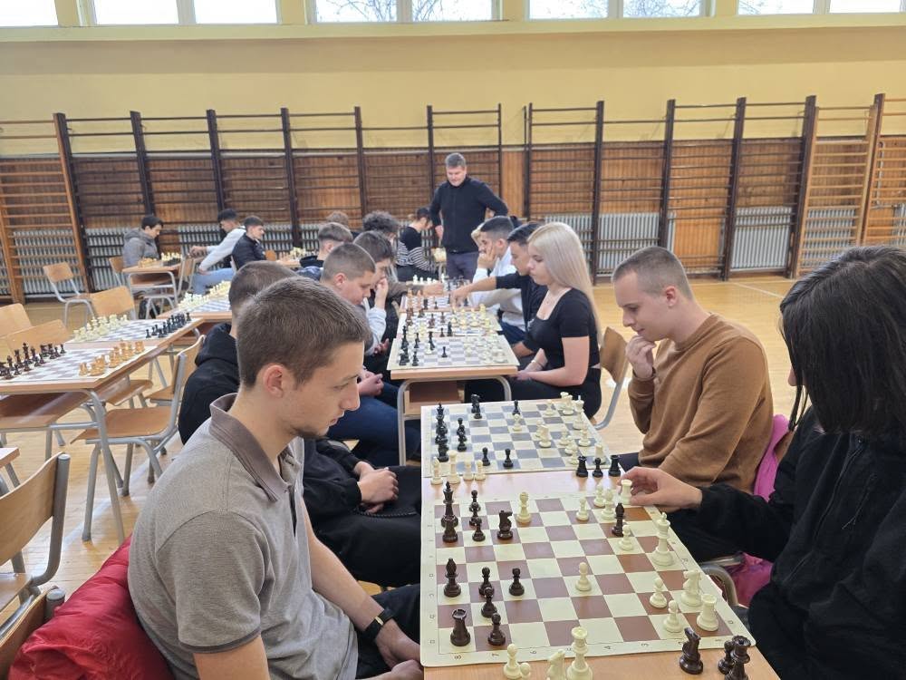 ŠK “Čelik” Zenica održao pojedinačna prvenstva Druge gimnazije i Ekonomske škole u šahu za školsku 2025/26 godinu